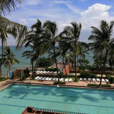 Hotel Jardin Savana Dakar Exterior photo