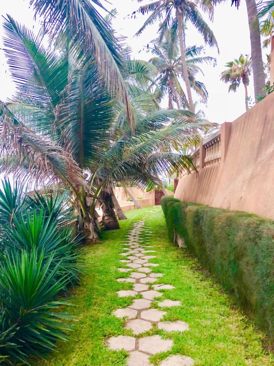 Hotel Jardin Savana Dakar Exterior photo
