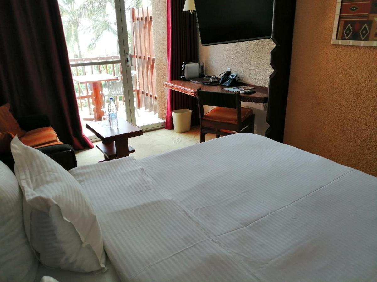 Hotel Jardin Savana Dakar Exterior photo