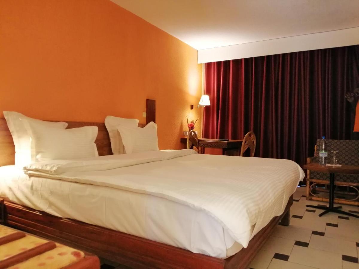 Hotel Jardin Savana Dakar Exterior photo
